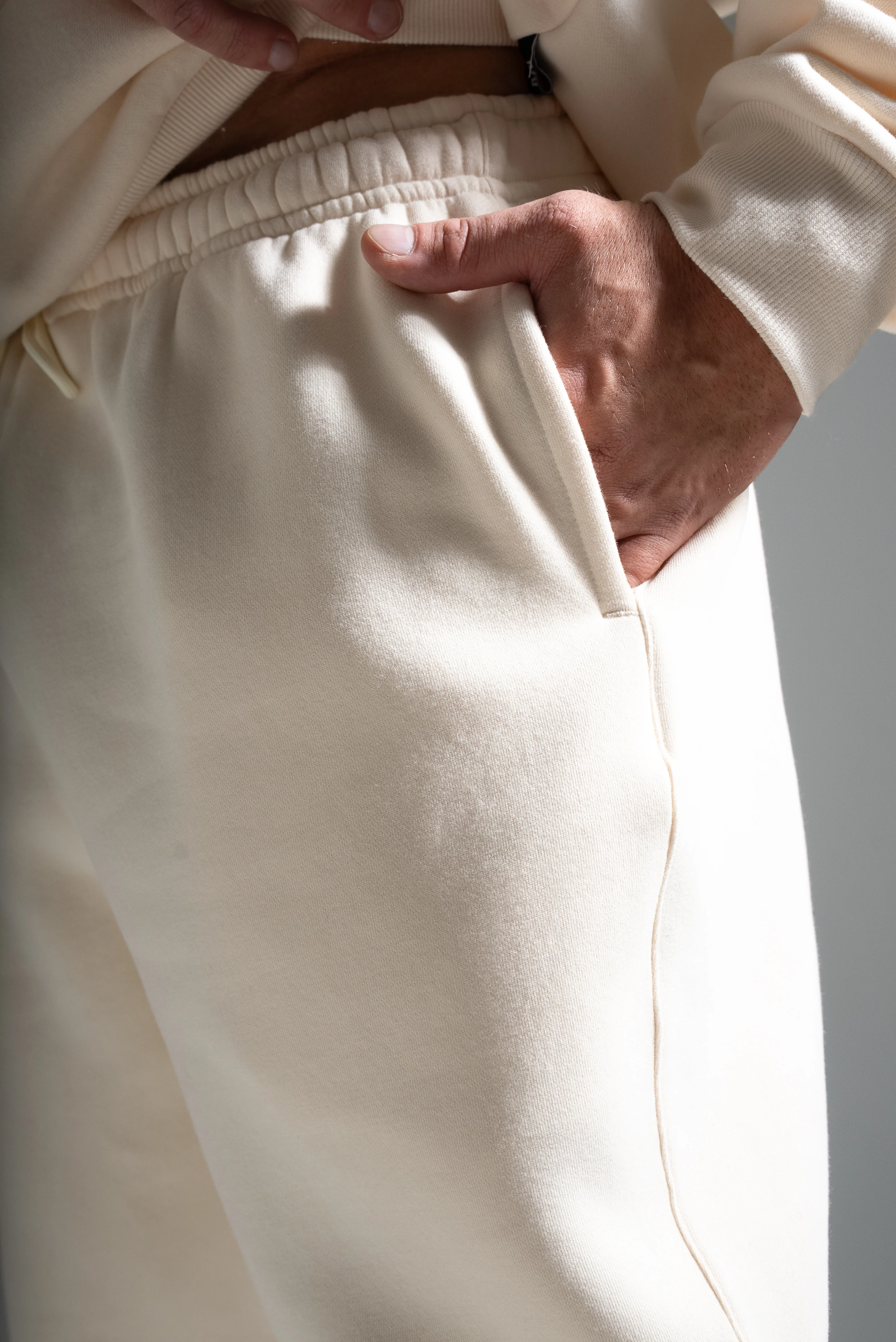 HEAVY collegehousut kerma - Image 4