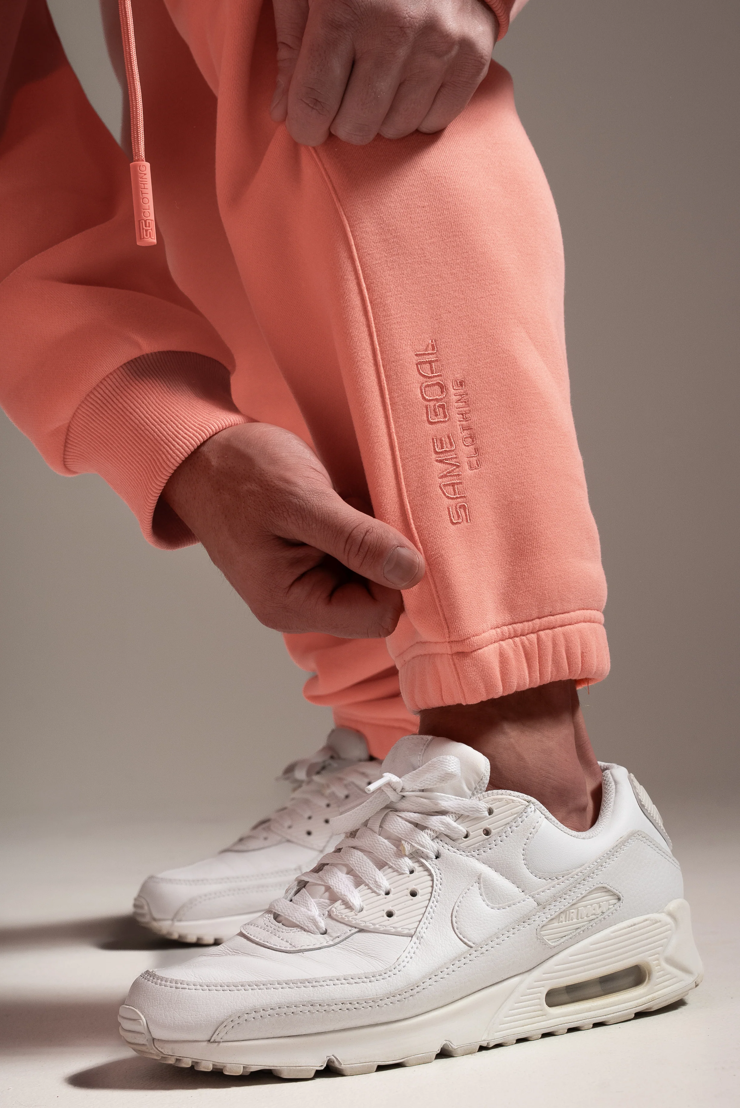 HEAVY collegehousut koralli - Image 3