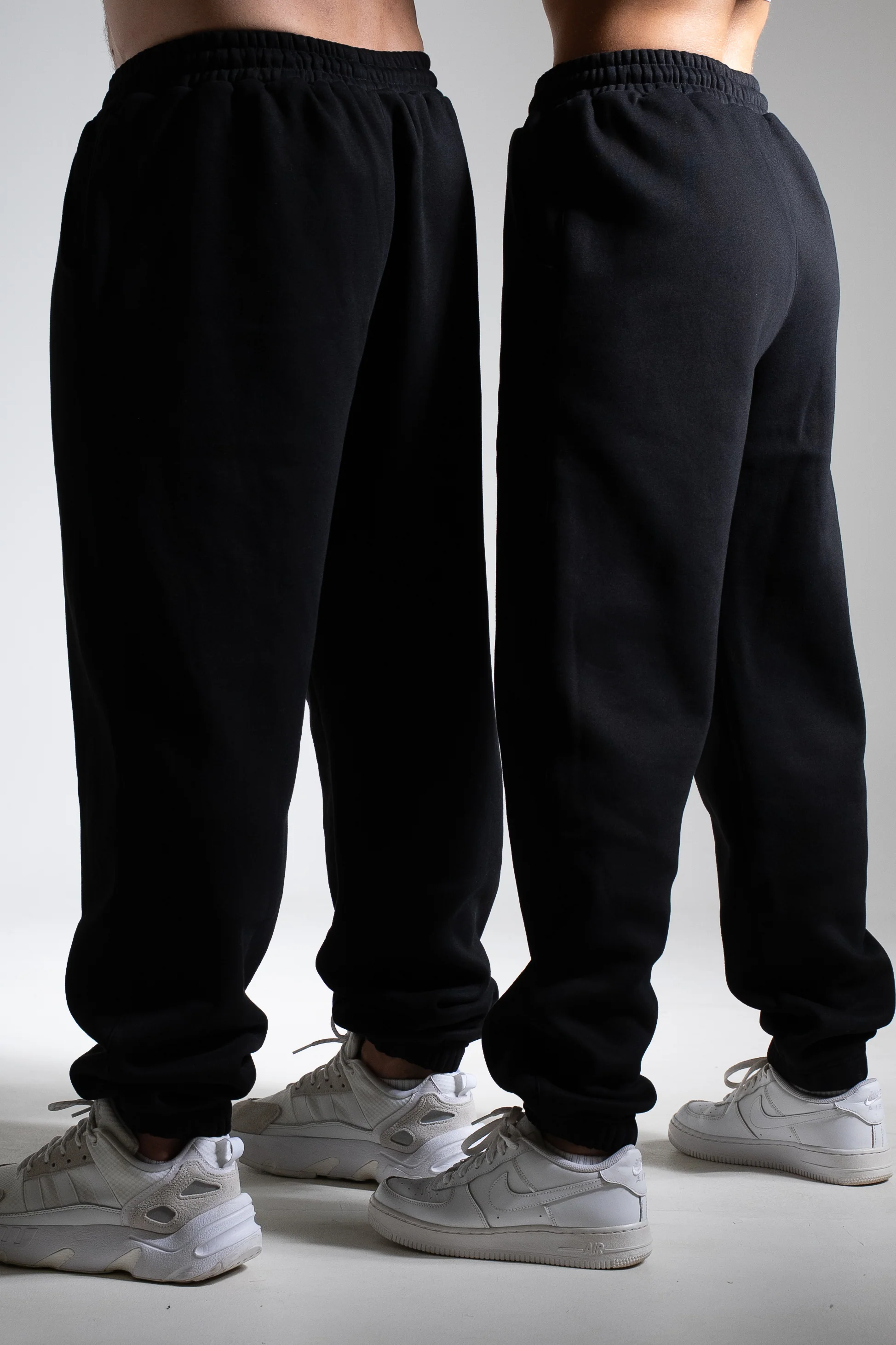 HEAVY collegehousut musta - Image 3