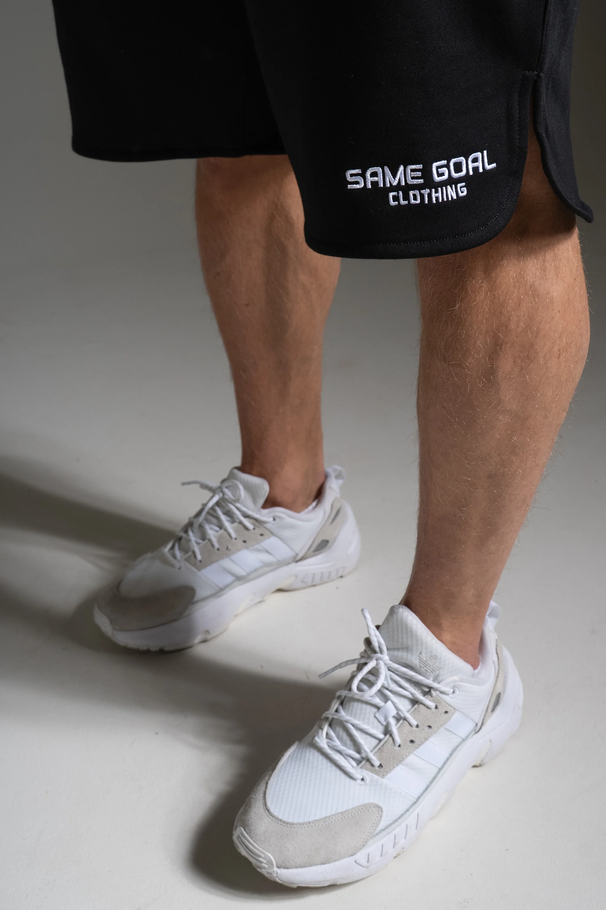 Light collegeshortsit musta - Image 3