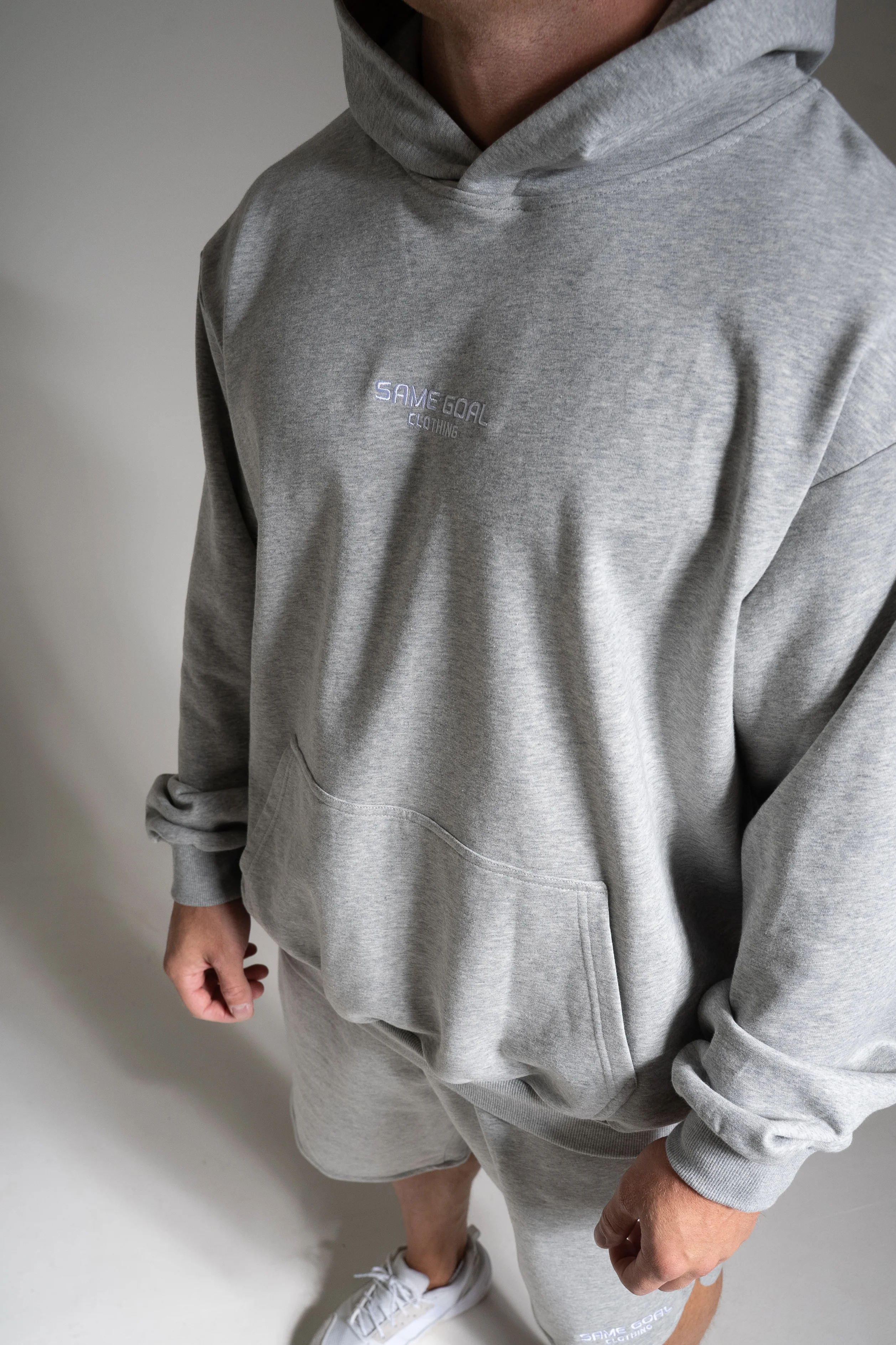 Light oversize huppari harmaa - Image 3