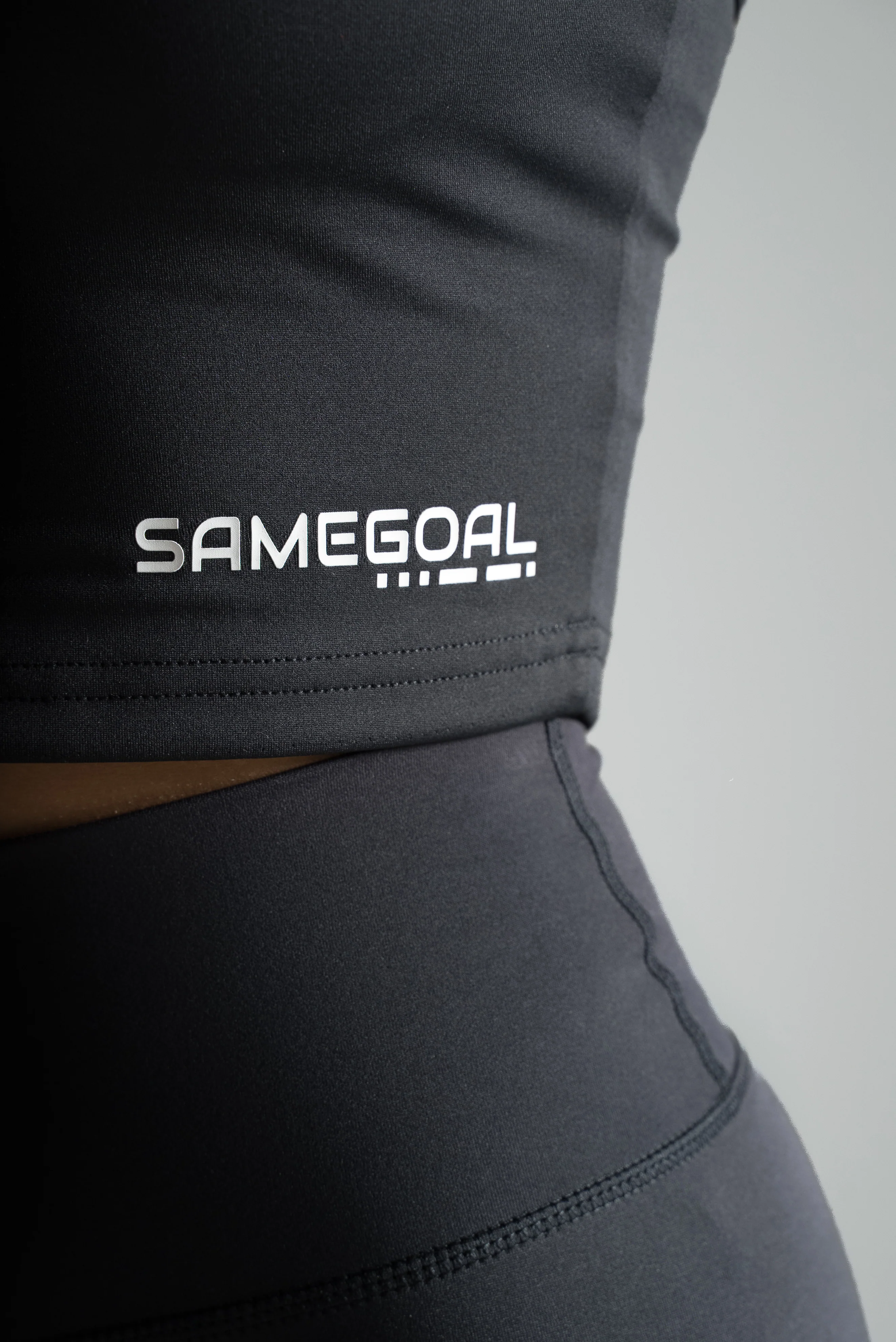 Original crop top musta - Image 4