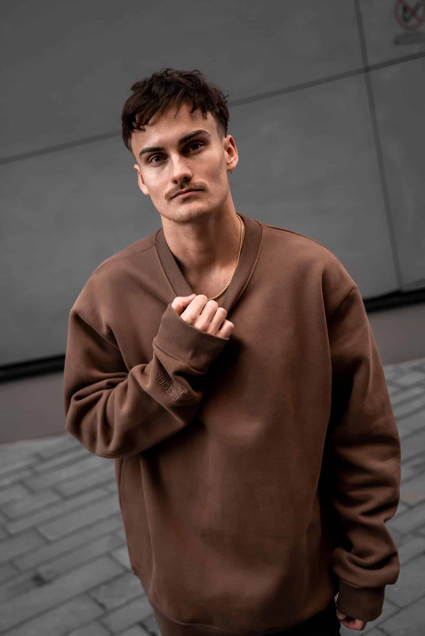 Heavy oversize college ruskea - Image 6