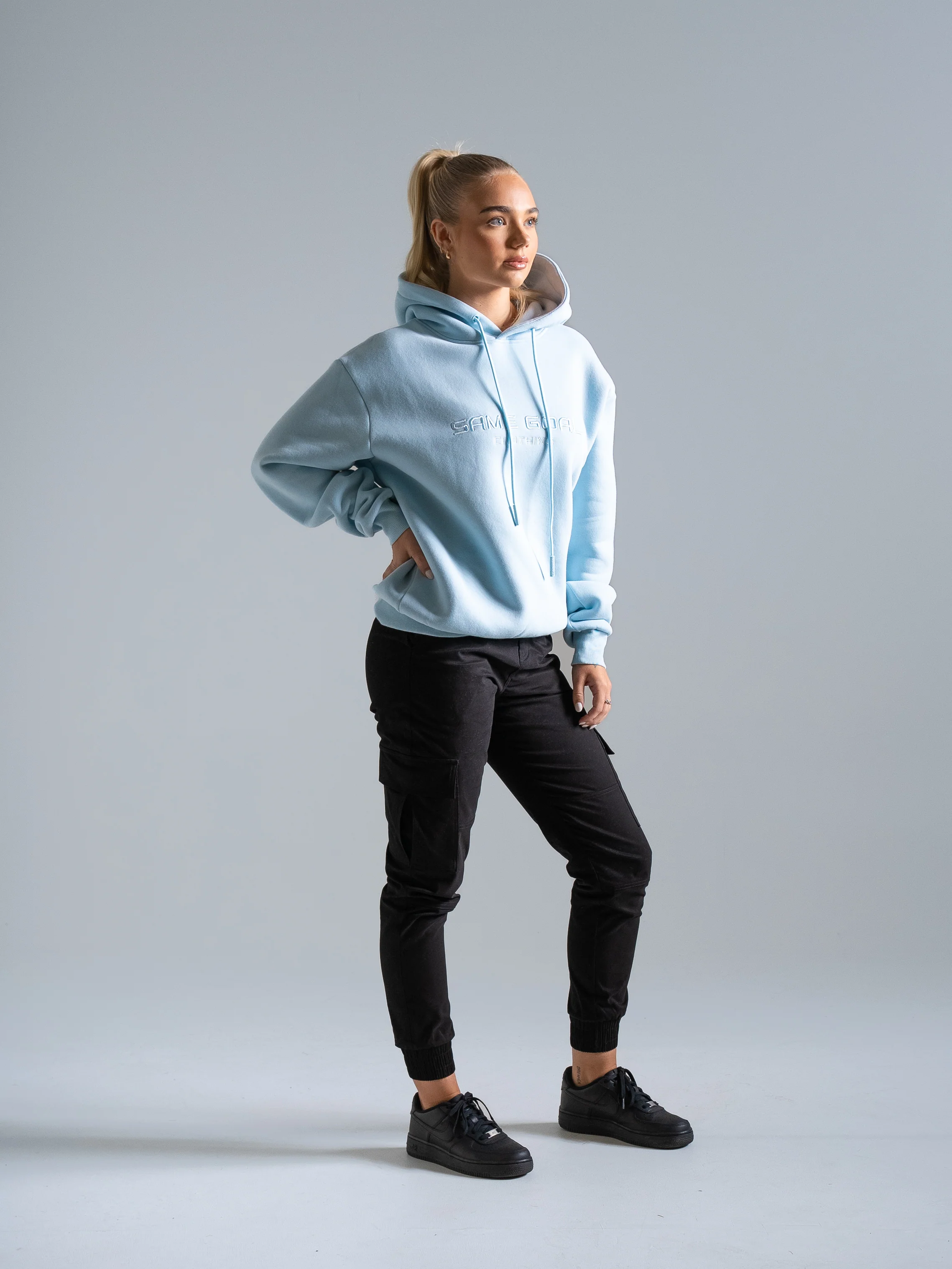 Heavy oversize huppari vaaleansininen - Image 4