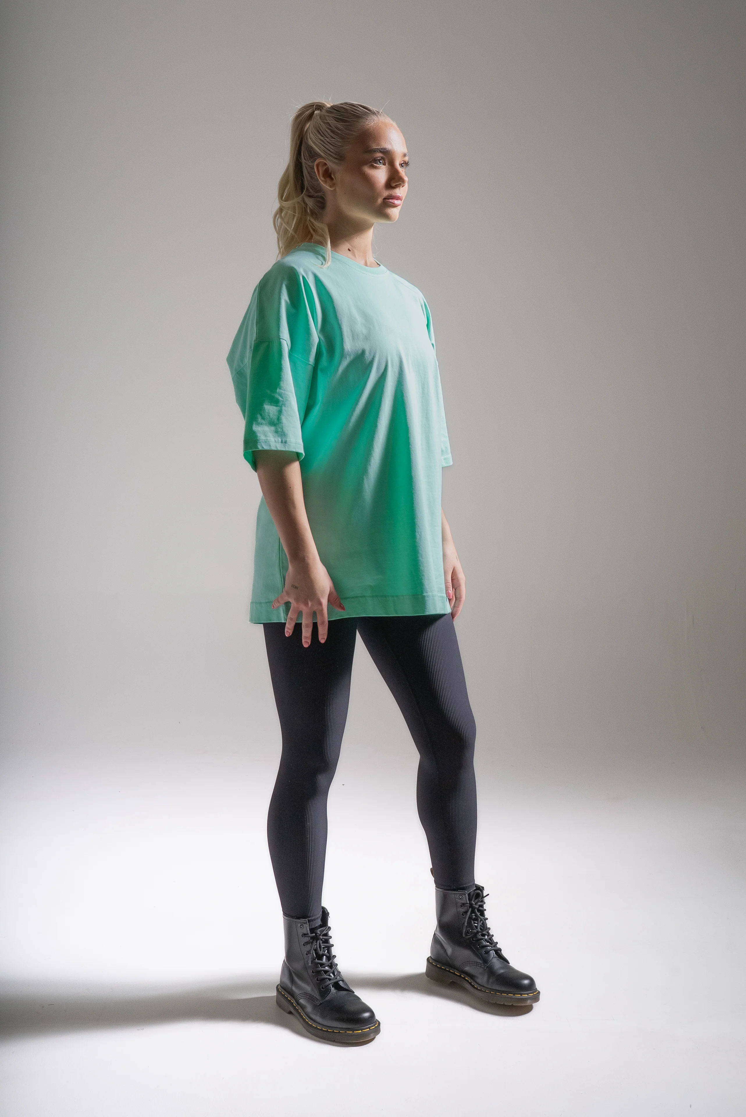 Street oversize t-paita minttu - Image 4