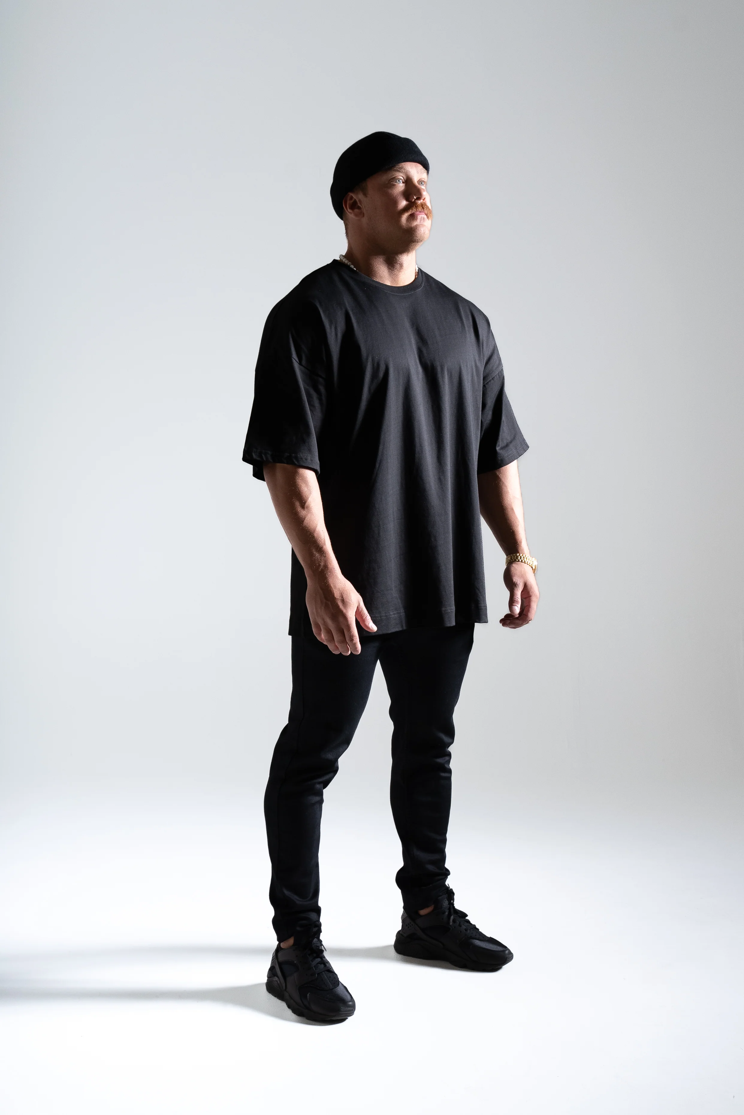 Street oversize t-paita musta - Image 4