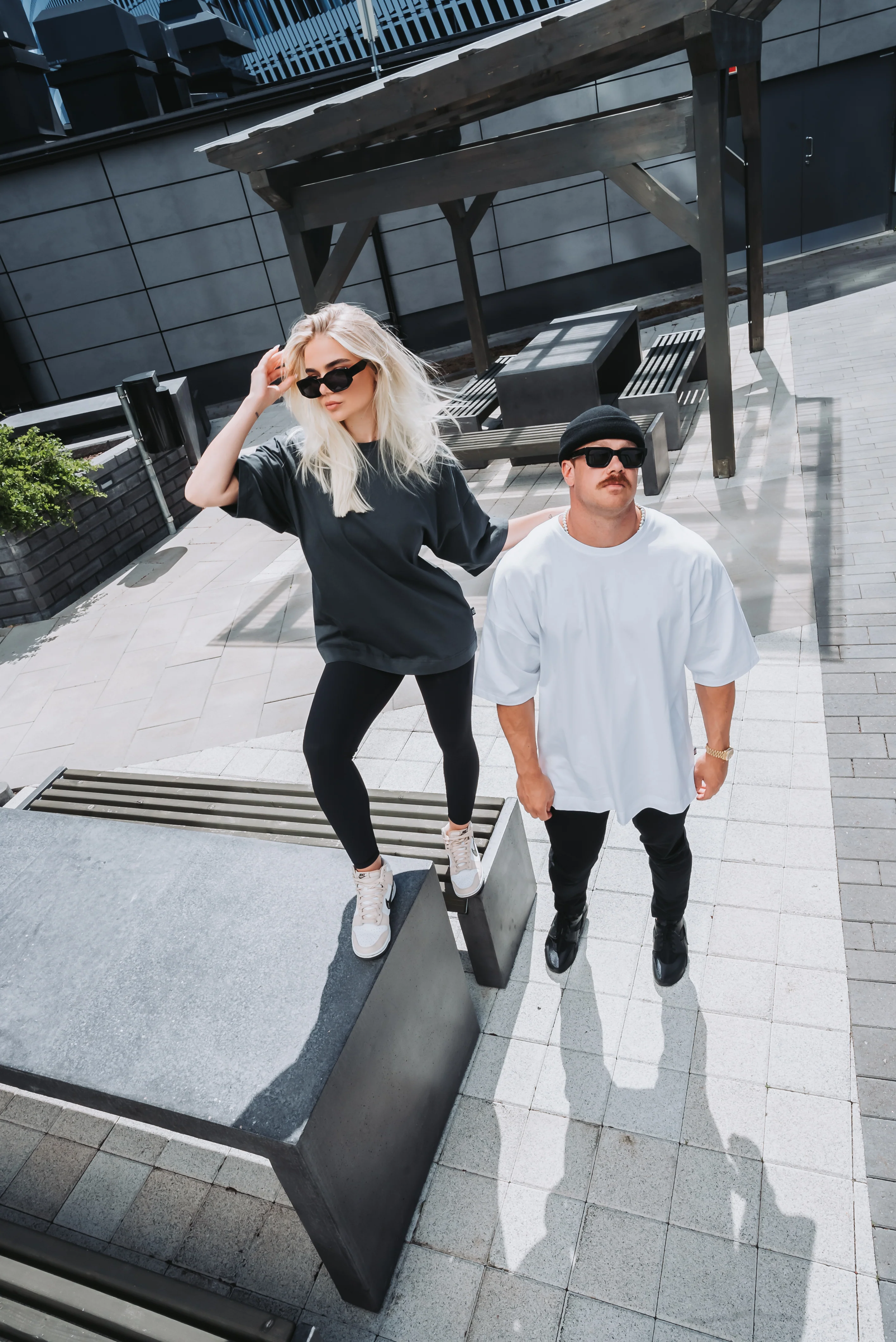 Street oversize t-paita valkoinen - Image 6